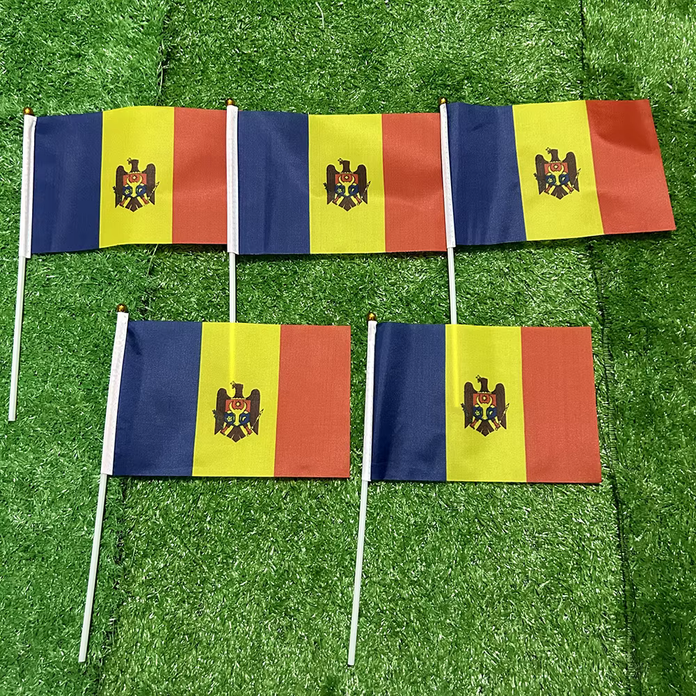 Bandera de mano de Moldavia de poliéster con poste de plástico