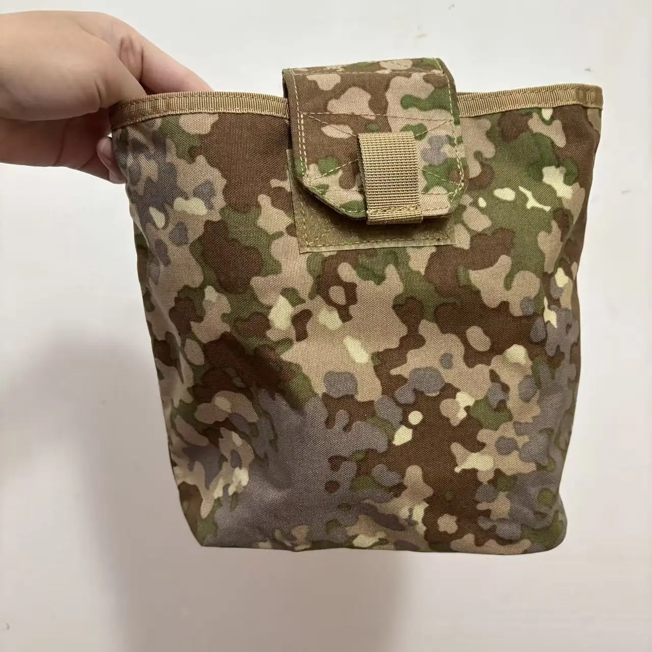 Bolsa táctica MOLLE plegable de nylon resistente Flecktarn alemana