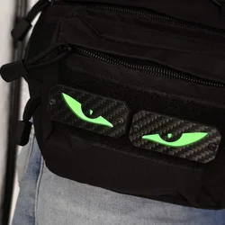 Parche velcro fibra de carbono reflectante que brilla en la oscuridad