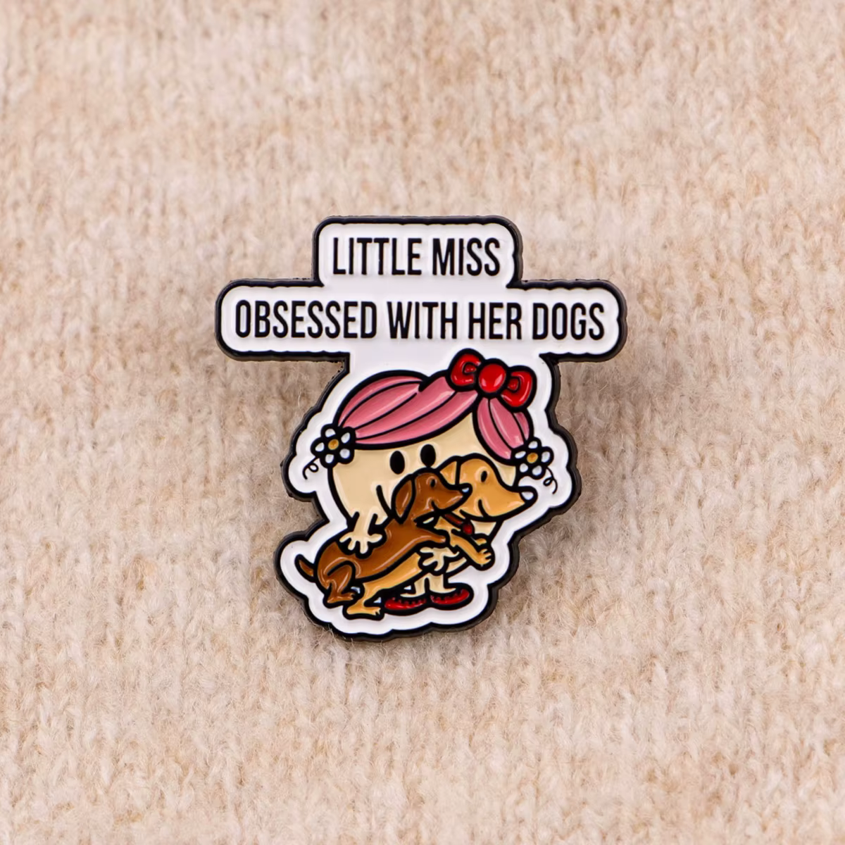 Pin de esmalte chica dibujos animados – Broche para amantes de perros - imagen 5