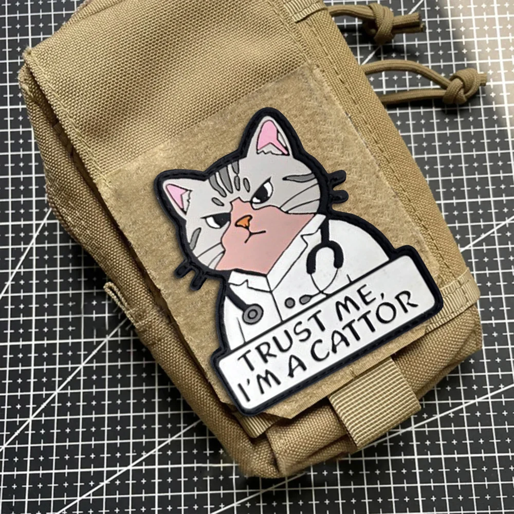 Parche PVC Confíame, soy gato para mochila y chaleco - imagen 4