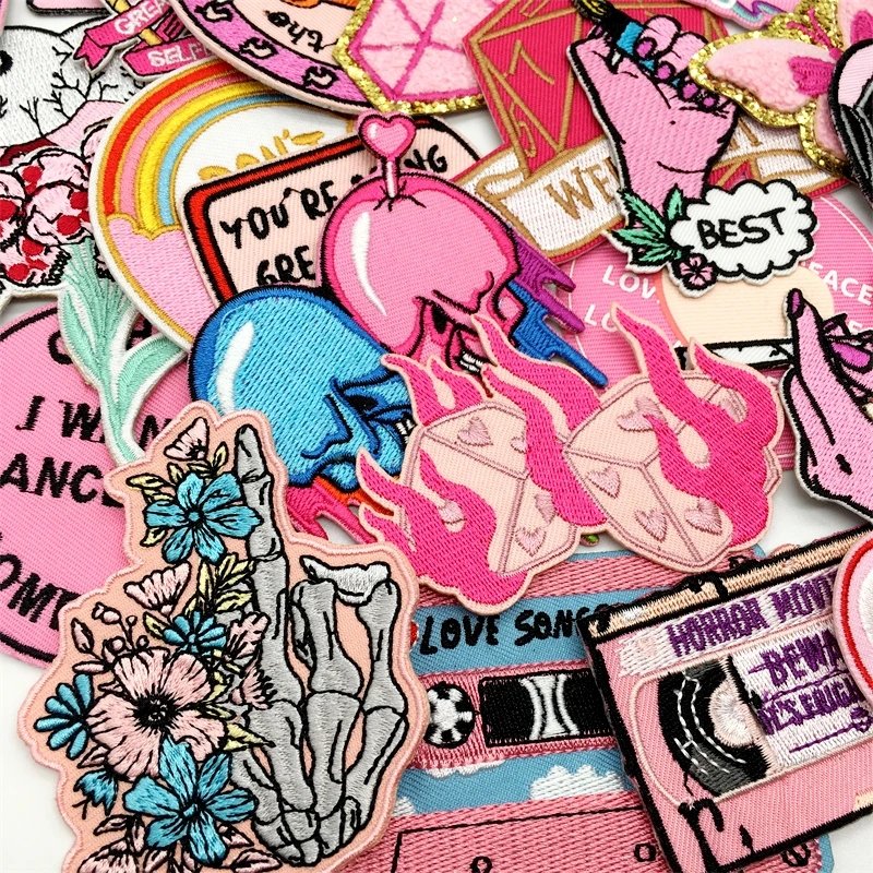 Parche bordado termoadhesivo estilo punk rosa para chaqueta - imagen 5