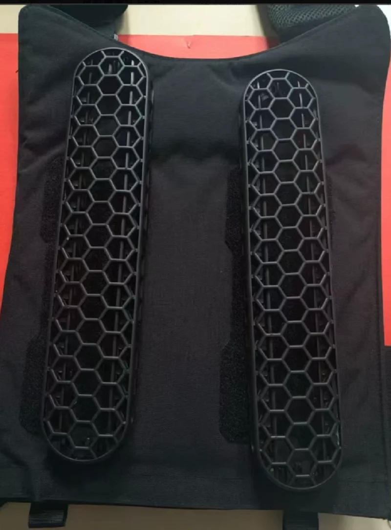 Chaleco táctico y mochila con almohadilla refrigerante transpirable - imagen 4