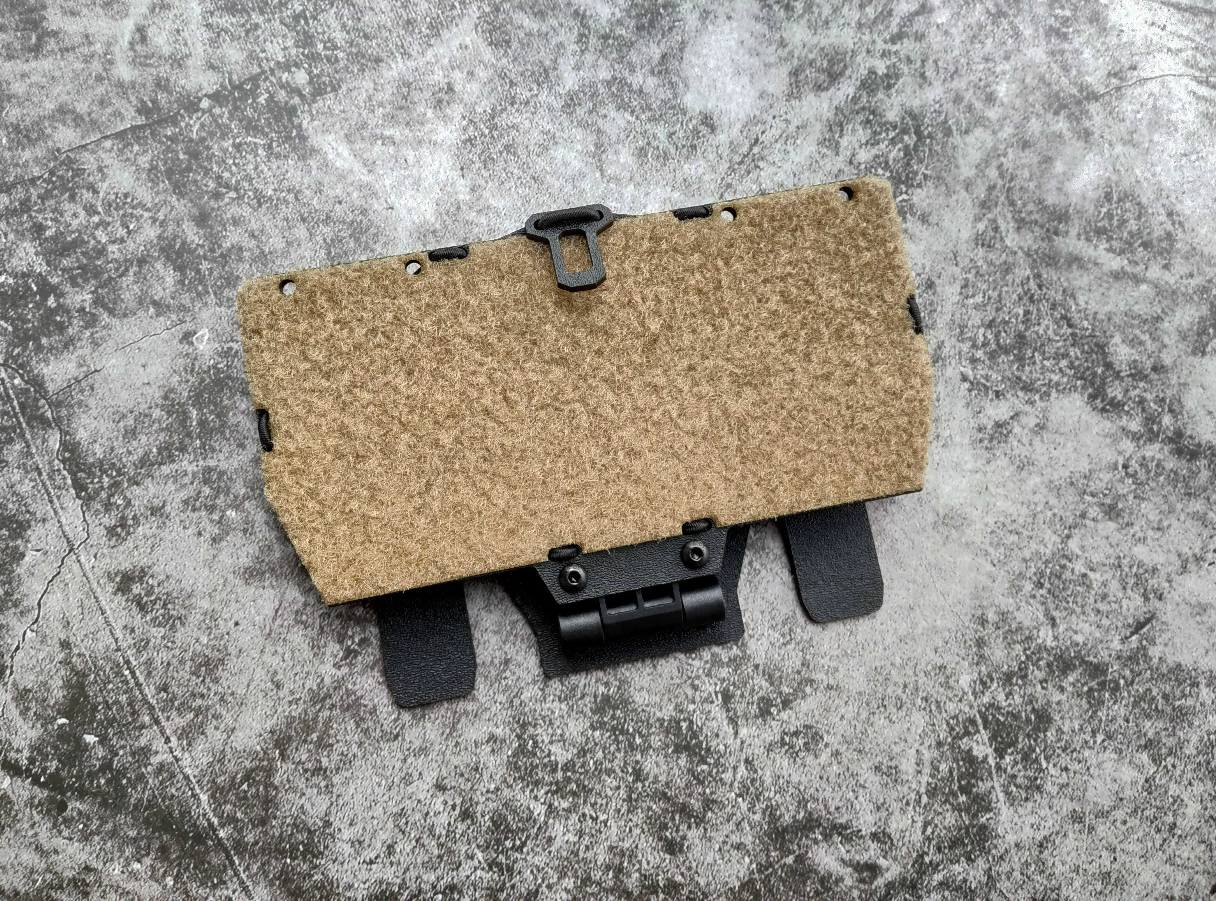 Placa de navegación táctica para sujeción frontal