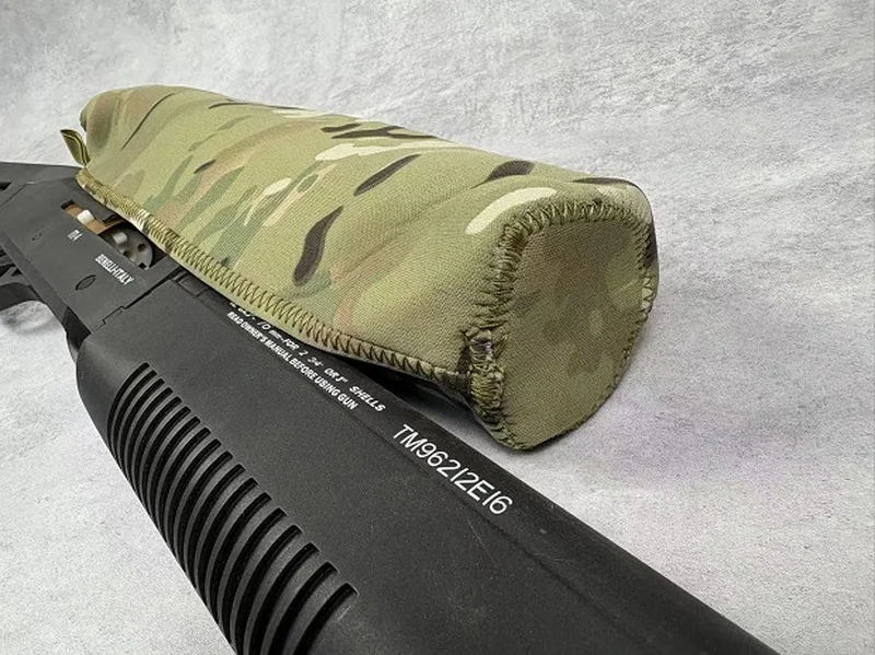 Detalle del ajuste de la funda protectora para visor