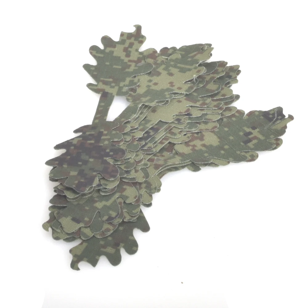 Detalle de las tiras de tela de camuflaje
