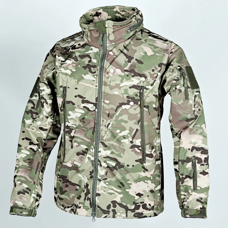 Chaqueta táctica softshell impermeable con capucha y multibolsillos