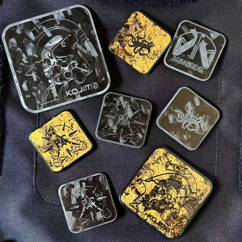 Death Stranding brazalete táctico con parche fibra de carbono - imagen 2
