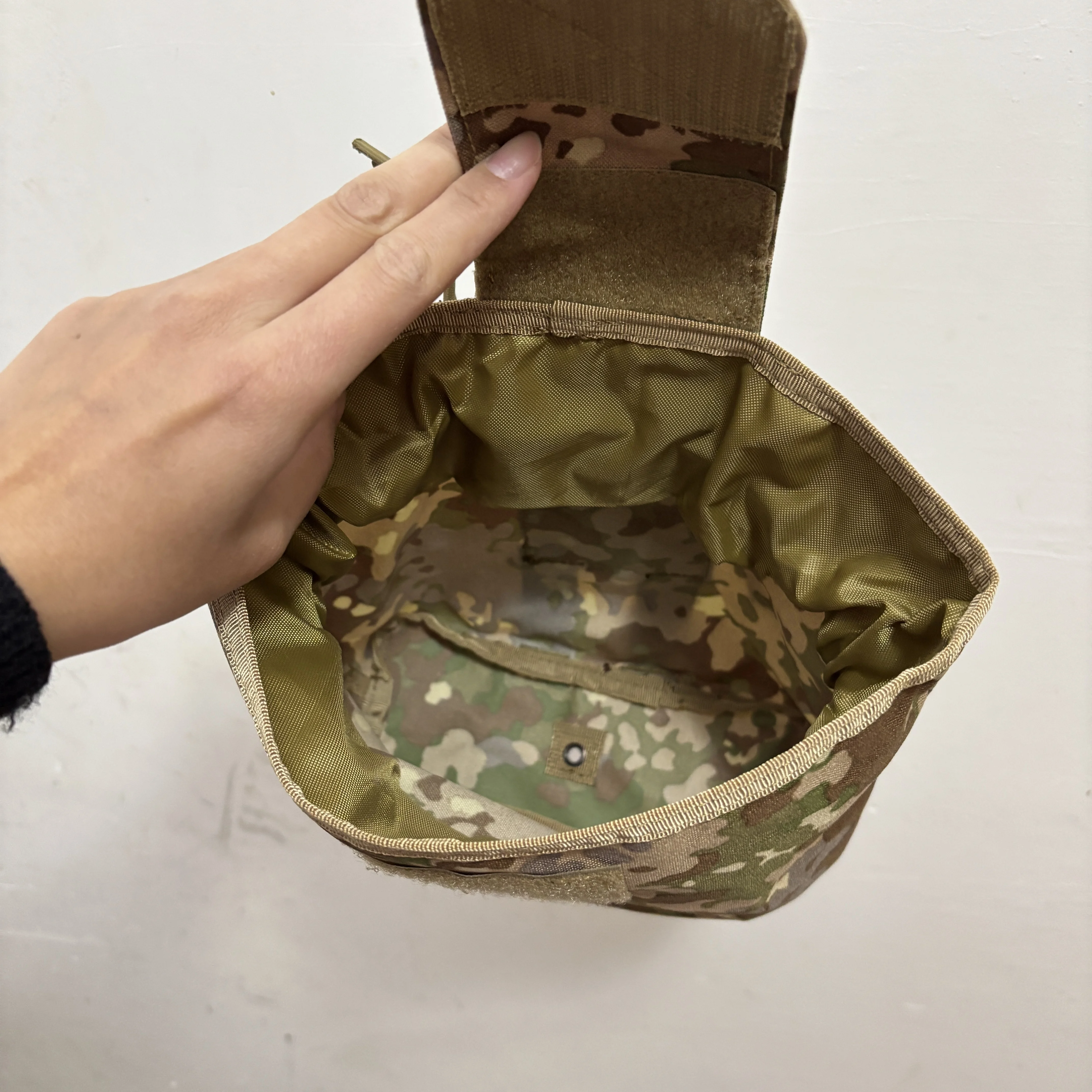 Bolsa táctica MOLLE plegable de nylon resistente Flecktarn alemana - imagen 3
