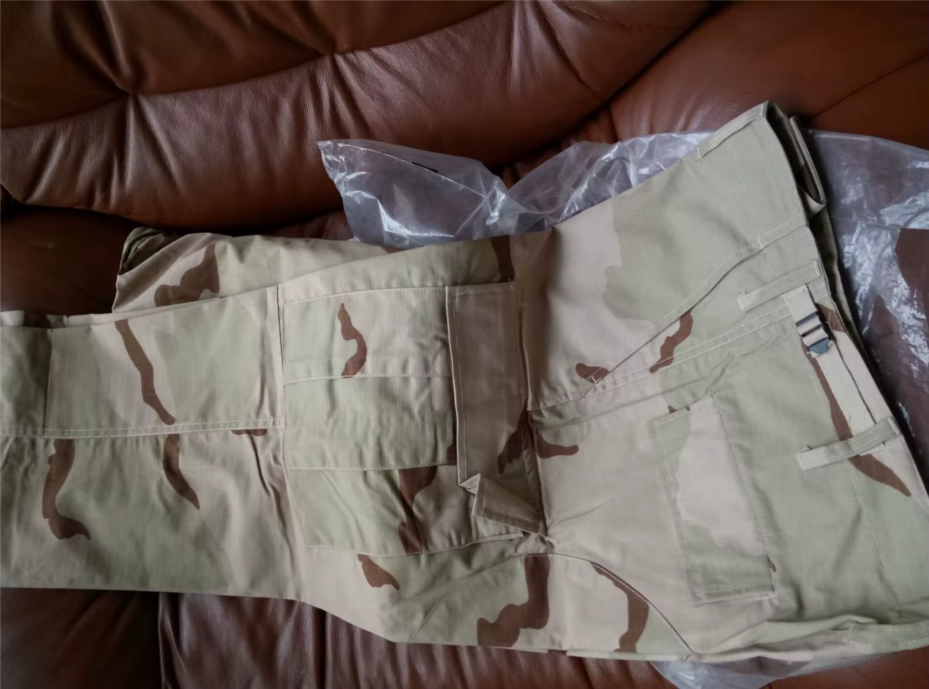 Vista del uniforme en uso, camuflaje DCU