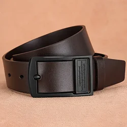 Cinturón de cuero para hombre con hebilla metálica jeans