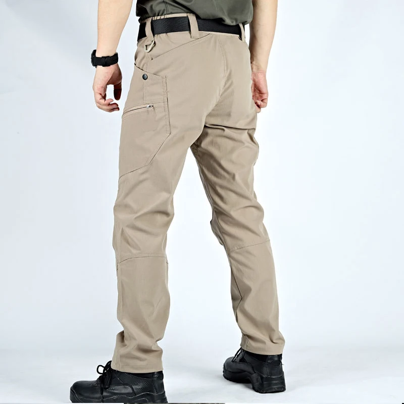 Sistema de bolsillos laterales del pantalón táctico