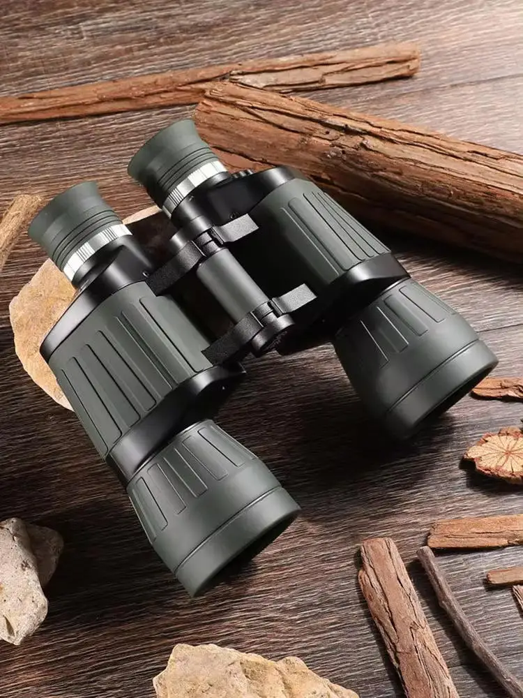 Binoculares compactos y listos para salir
