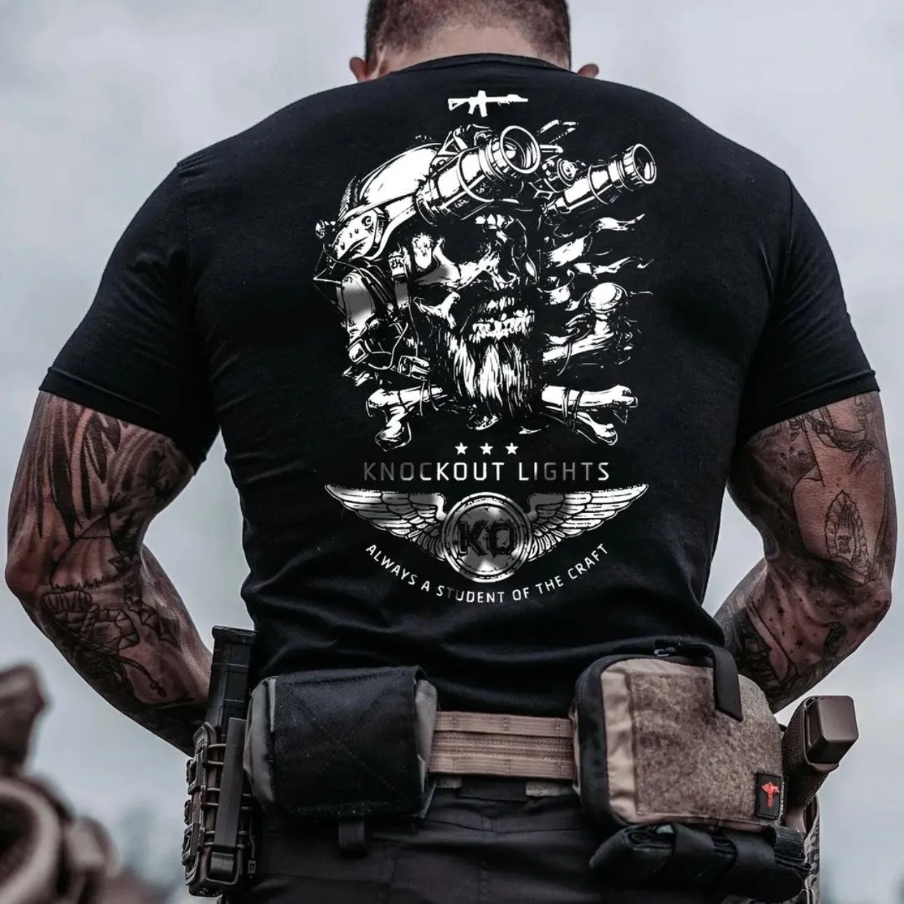 Vista del diseño retro americano en la camiseta