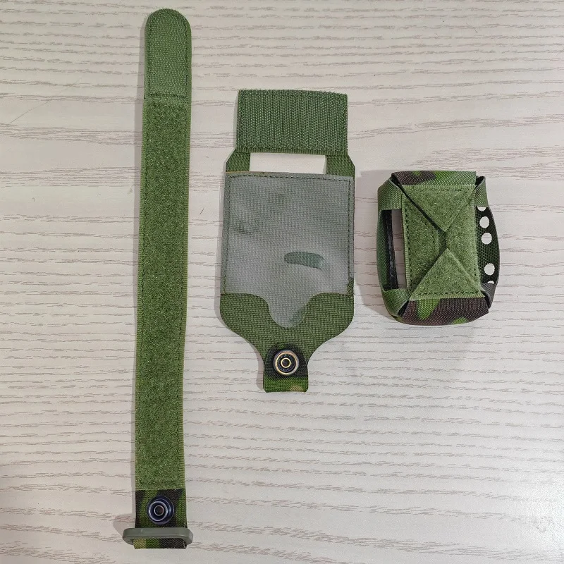 Vista frontal y control del reloj con la funda puesta