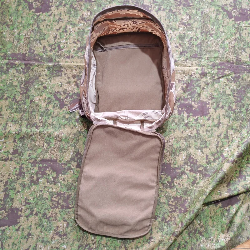 Mochila táctica extensible e impermeable de nailon