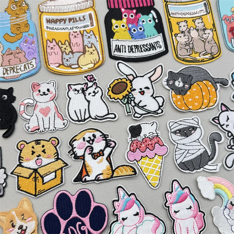 Parche bordado de gato con diseño de dibujos animados