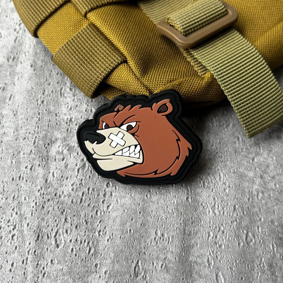 Parche táctico de PVC 3D Oso Herido con velcro para mochila - imagen 3