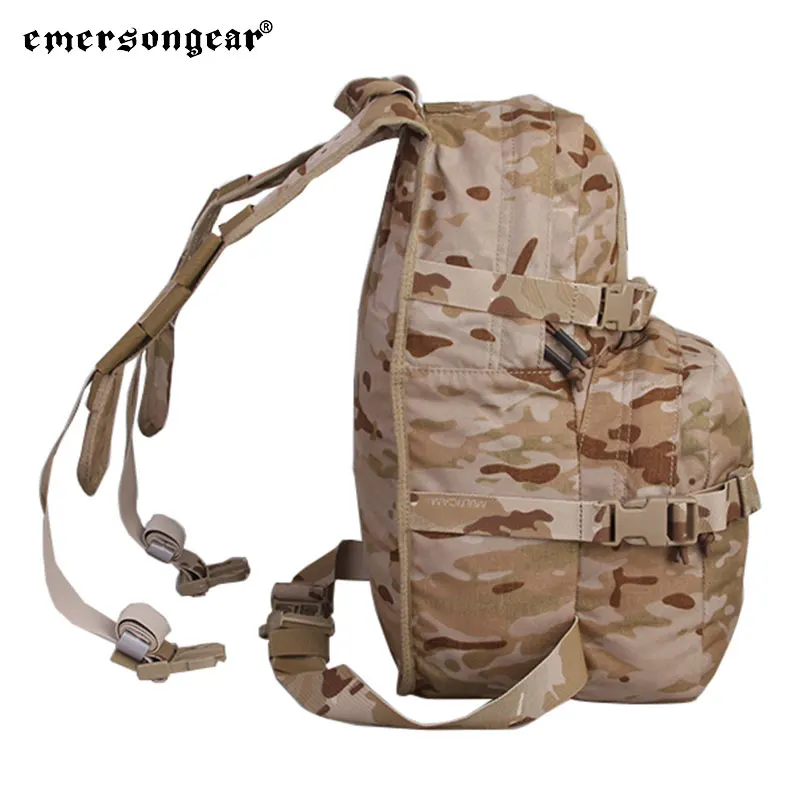 Detalle del sistema MOLLE y costuras reforzadas del Emersongear LBT2649B