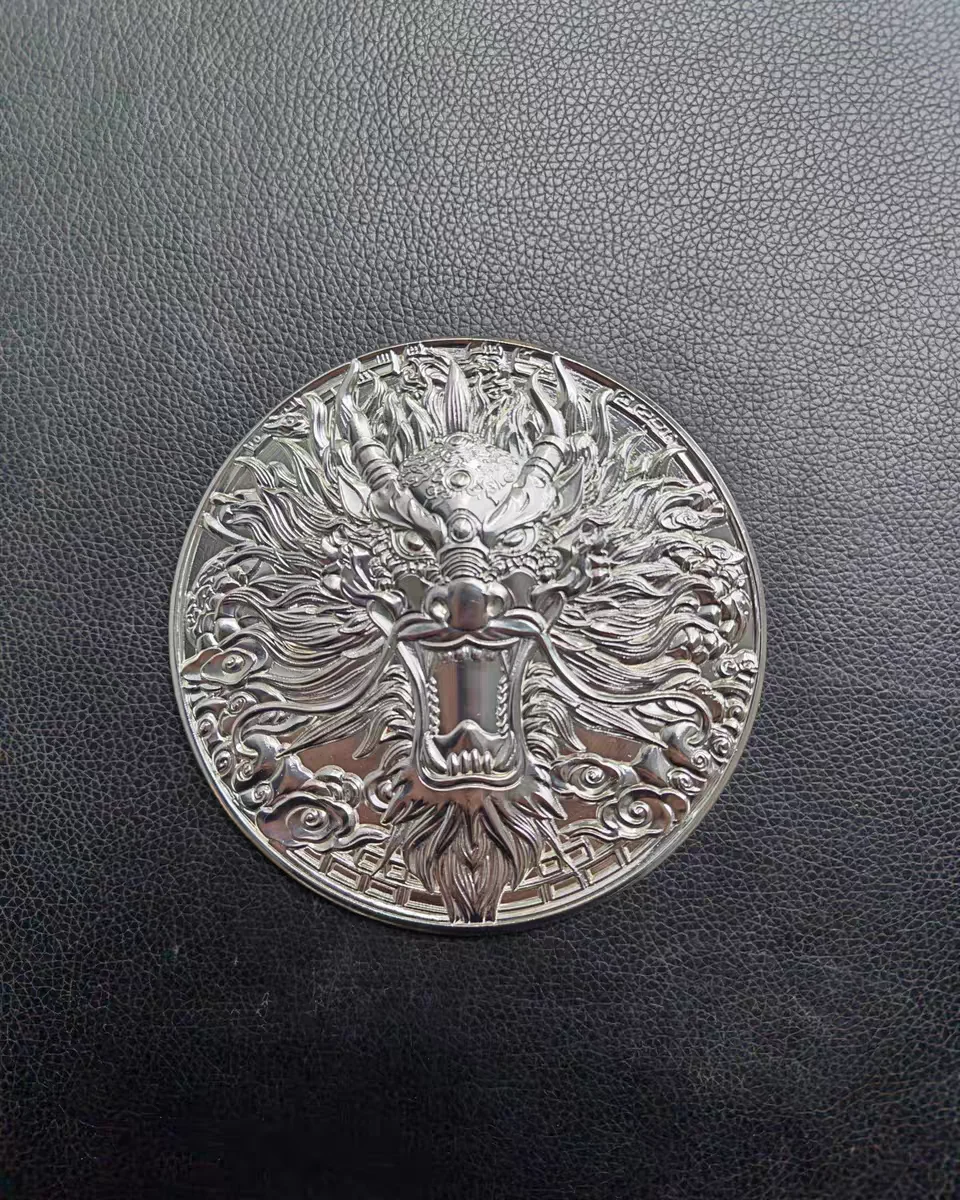 Insignia táctica metálica escudo corazón multicolor para cine