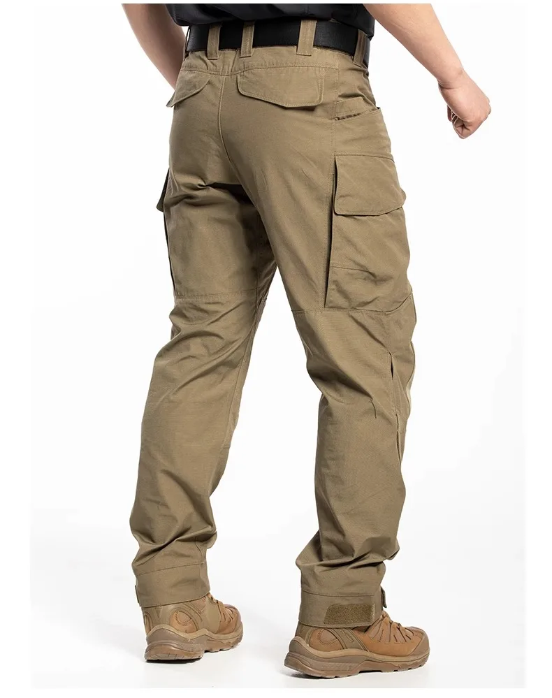 Pantalón camuflado para entornos de caza y trabajo