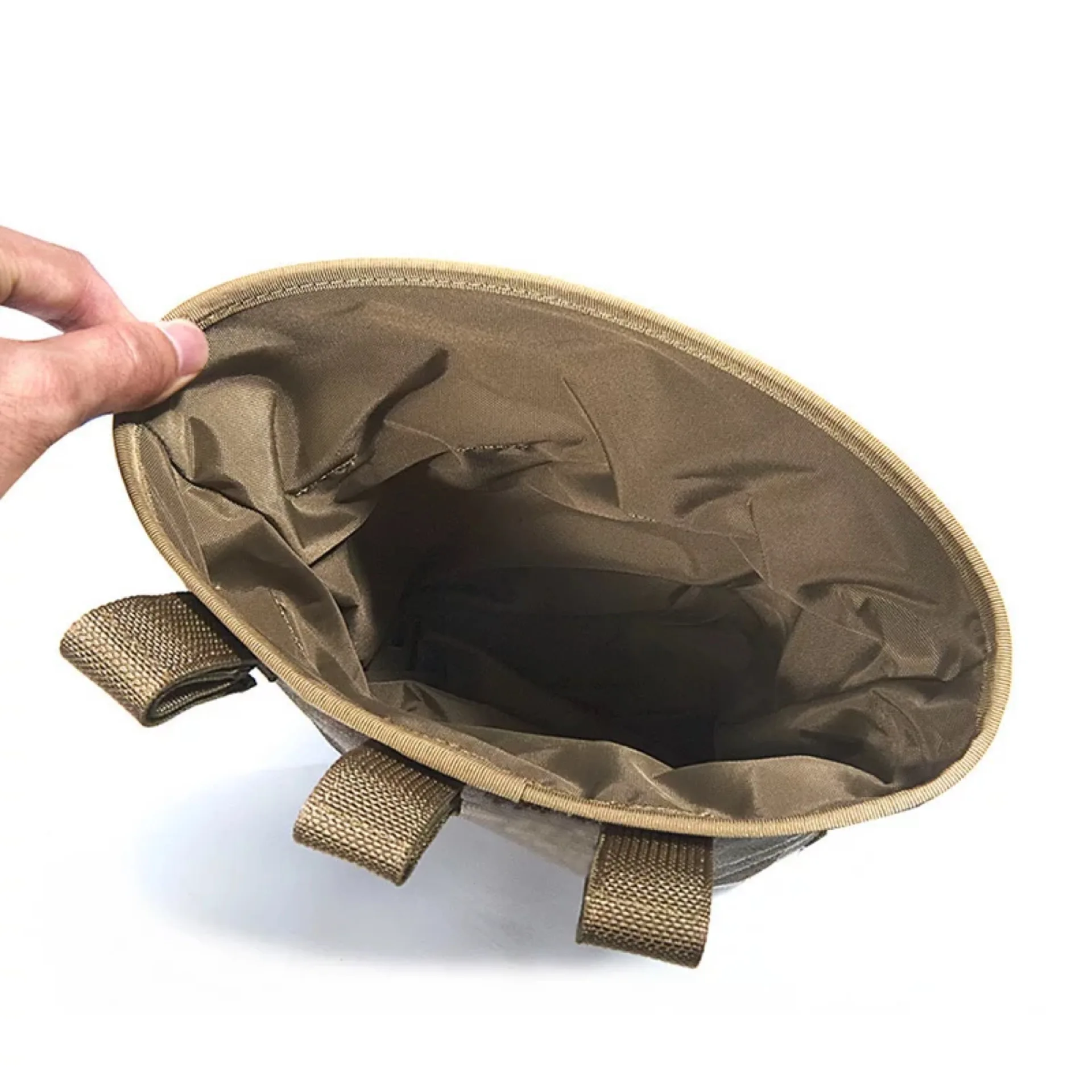 Bolsa de accesorios con enfoque táctico y utilitario