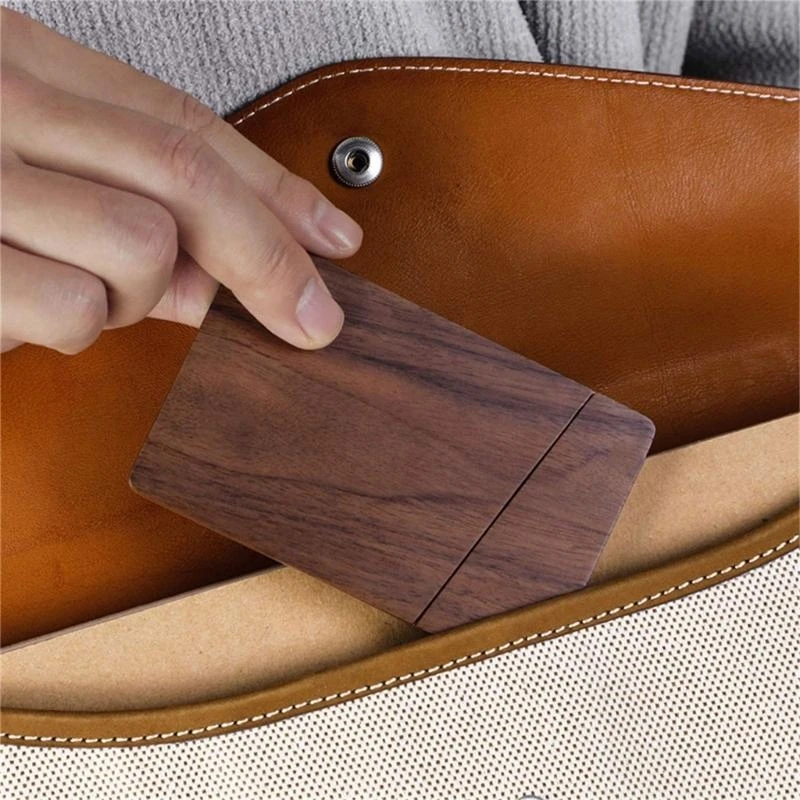Portatarjetas de madera con cierre magnético - imagen 2