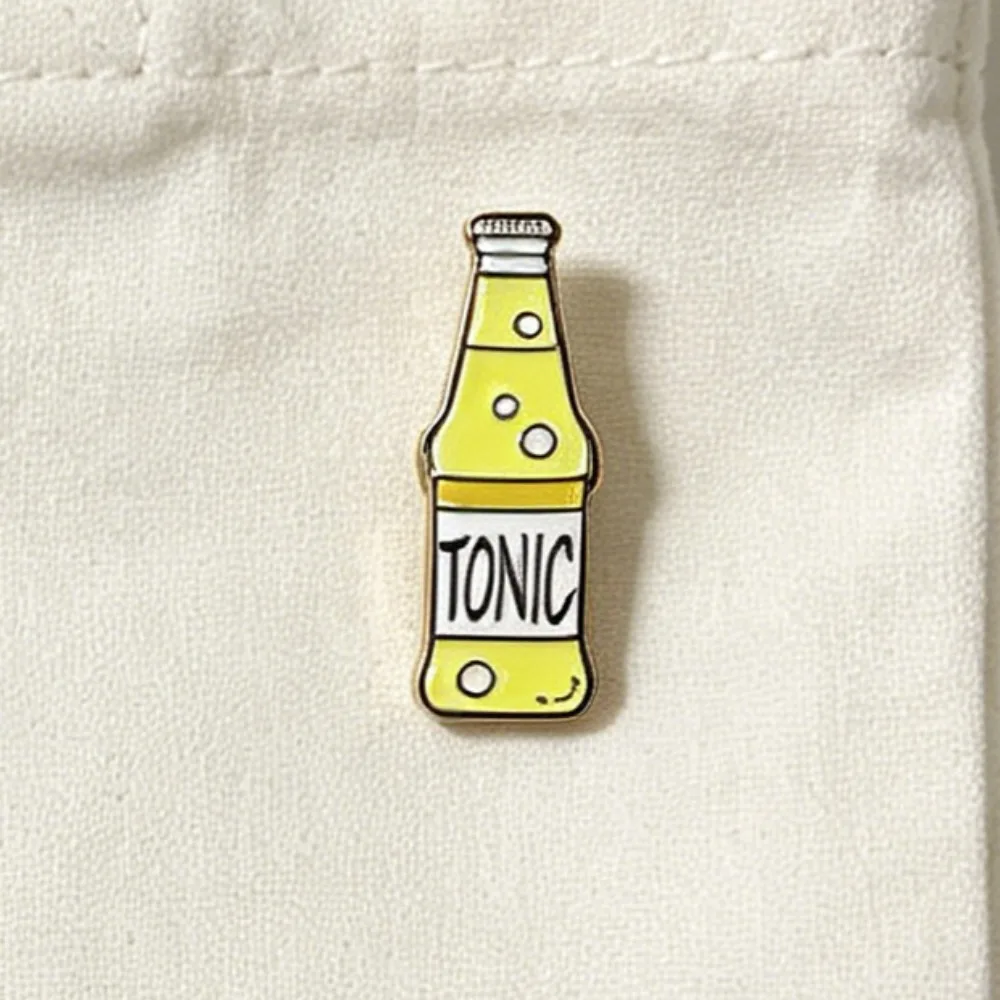 Broches esmaltados Gin Tonic con botella – accesorios para bolso - imagen 2