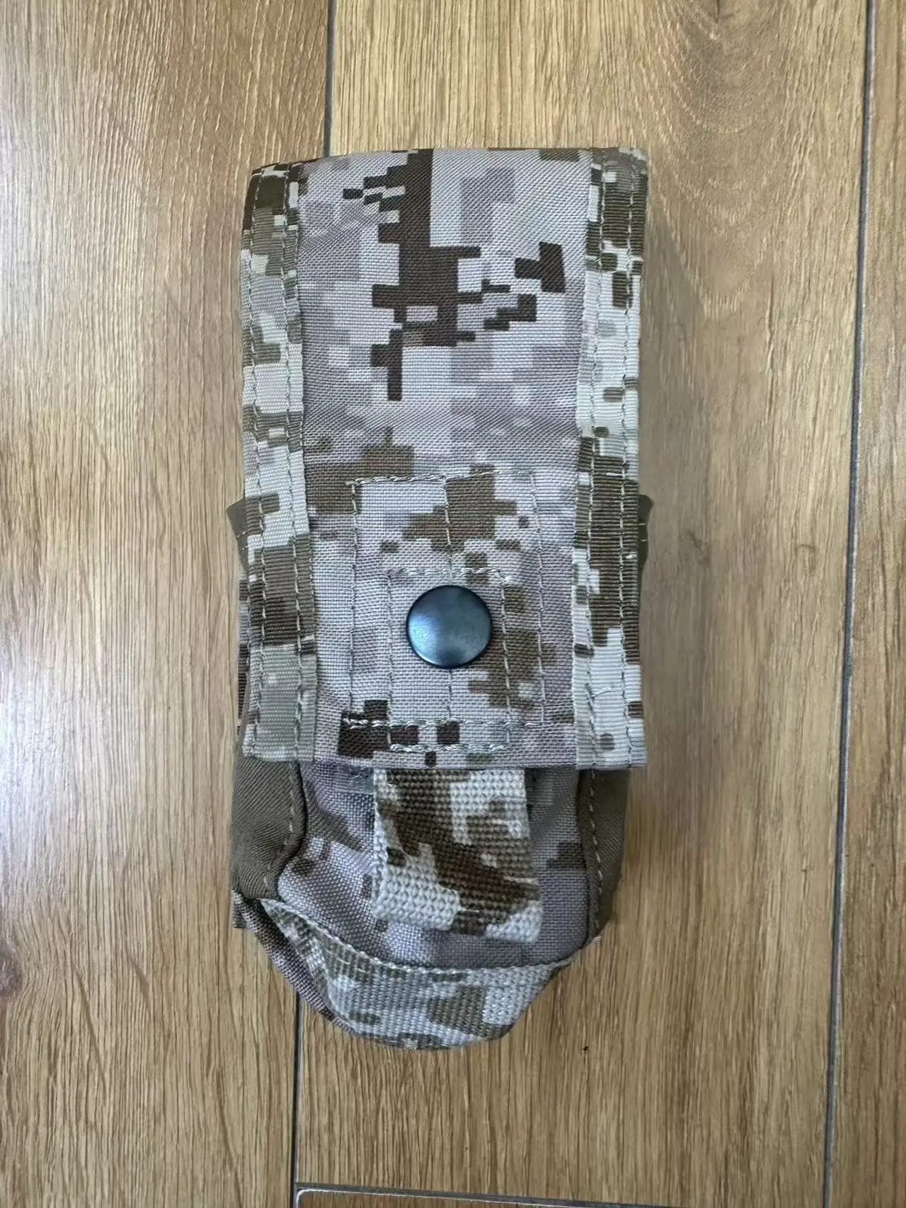 Bolsa elástica para cargador M67 en color AOR1