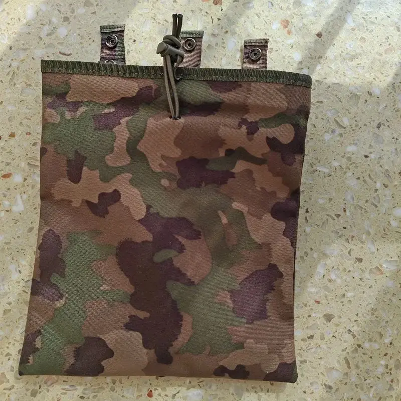 Bolsa de cintura camuflaje Suiza reciclada para chaleco y gorra - imagen 4