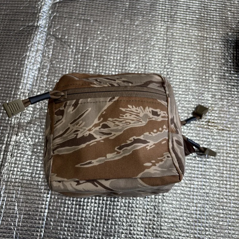 Bolsa de almacenamiento multiusos para equipo exterior