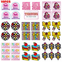 Parche termoadhesivo bordado Teach Pink lápiz y pajarita para ropa