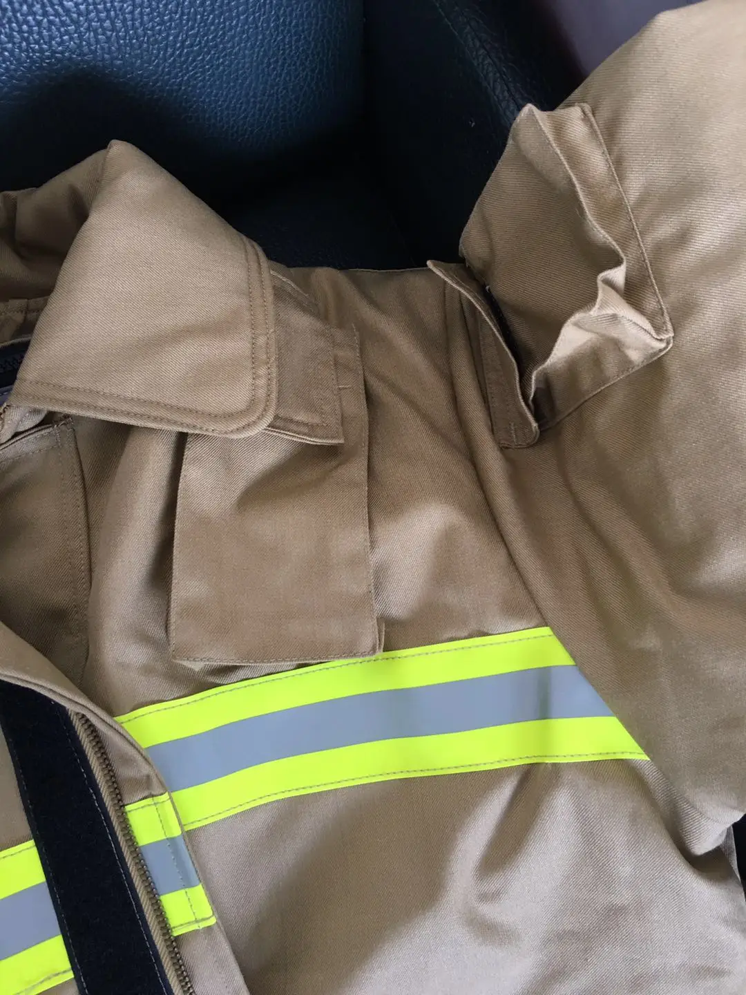 Detalles de costuras y sistema de sujeción