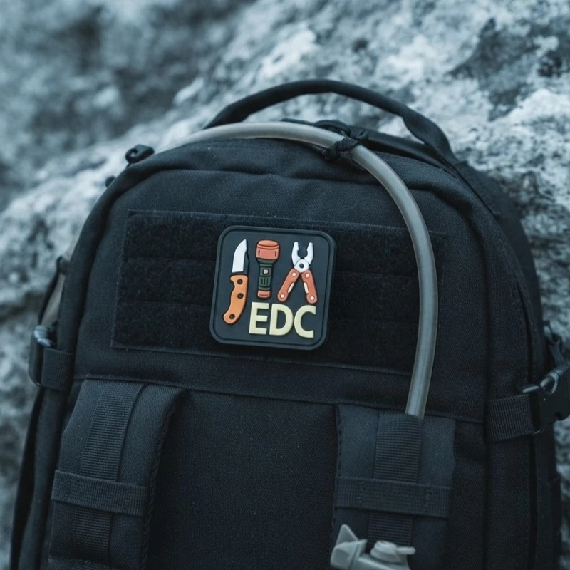 Parche táctico PVC EDC Tools con gancho y bucle para mochila - imagen 4