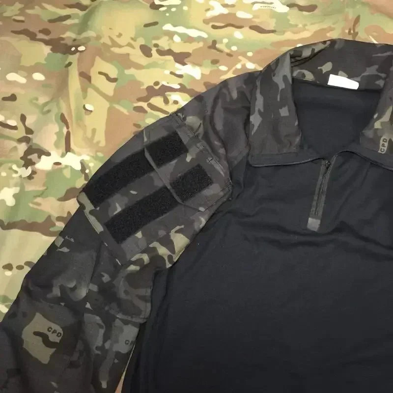 Chaqueta táctica con bolsillos en brazos y coderas