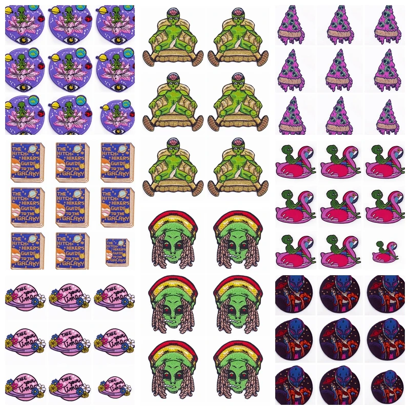 Parches bordados con temática alienígena en diferentes diseños
