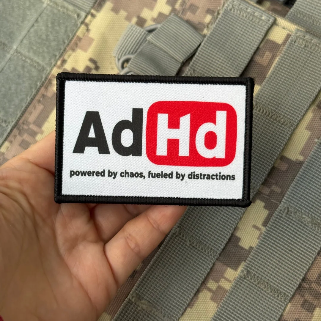 Parche Táctico Meme TDAH – Aplique Gancho y Bucle para Ropa y Mochila Militar - imagen 3