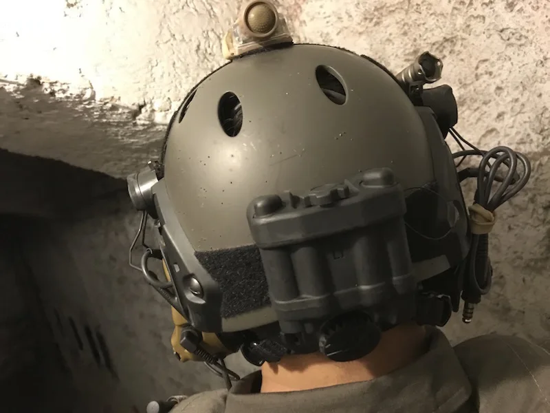 Detalle del accesorio NVG AN/PVS-31 en montaje