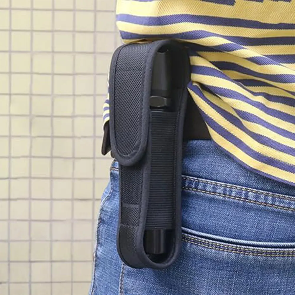 Funda táctica MOLLE para linterna con compartimento para batería - imagen 4