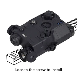 Linterna táctica PEQ-15 M600 compacta con luz roja, verde, azul e IR