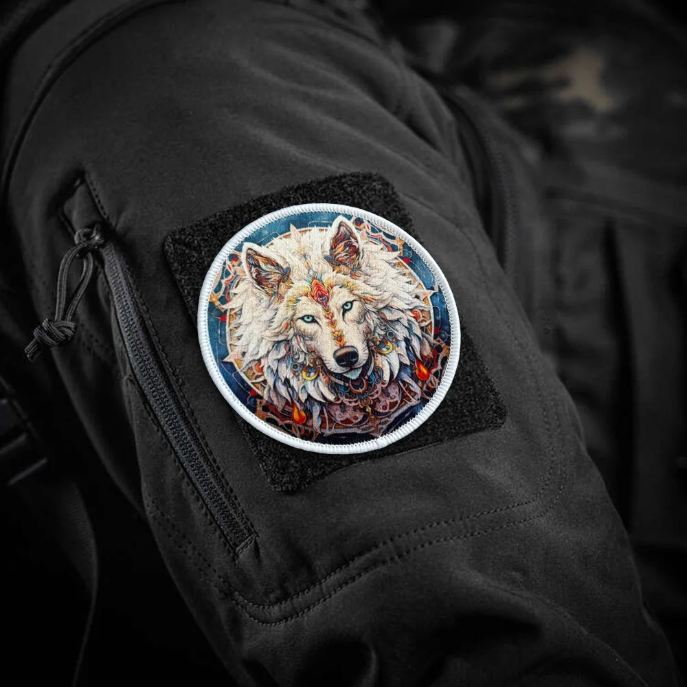 Parche de lobo en distintos ángulos y aplicaciones