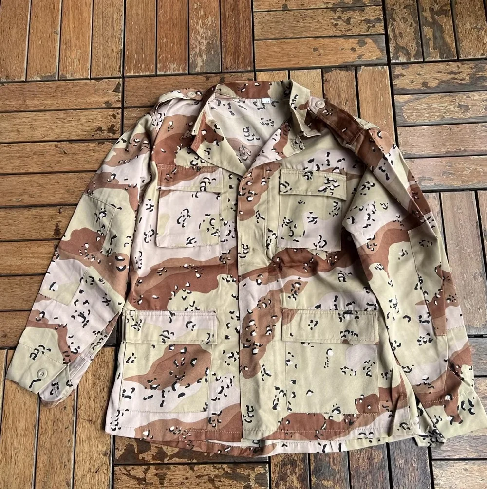 Traje deportivo exterior listo para entrenar