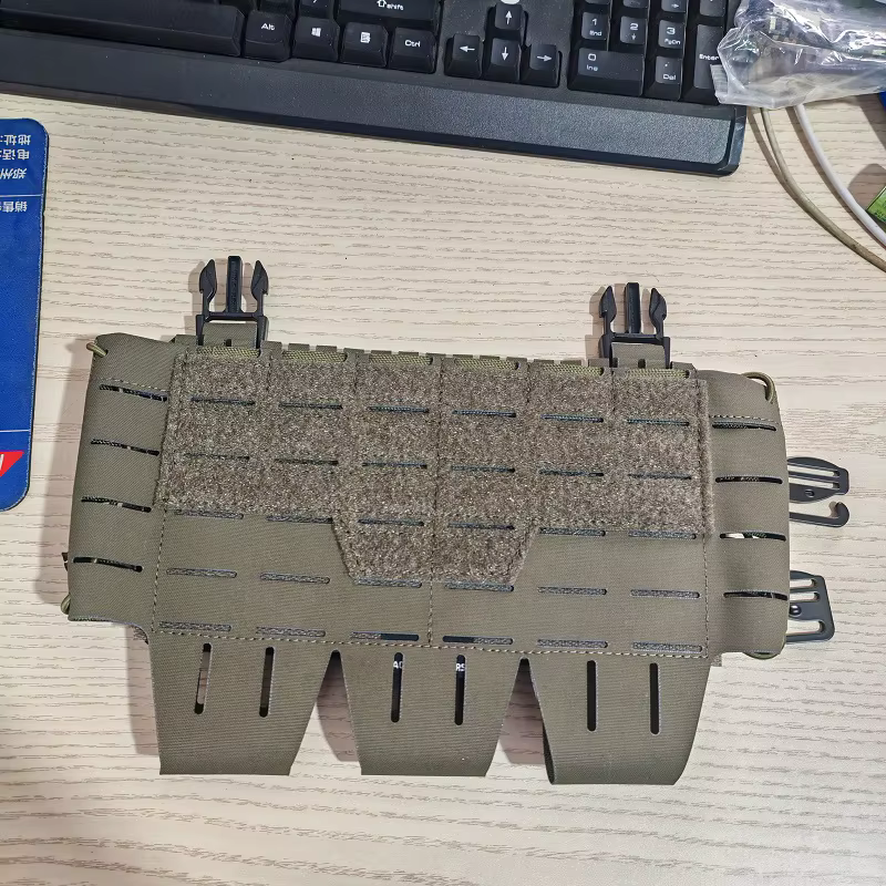 Panel instalado en chaleco táctico