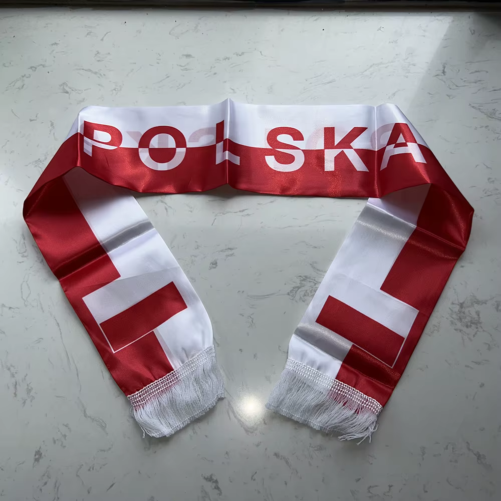 Bufanda de fútbol Polonia satén estampada doble cara con borlas