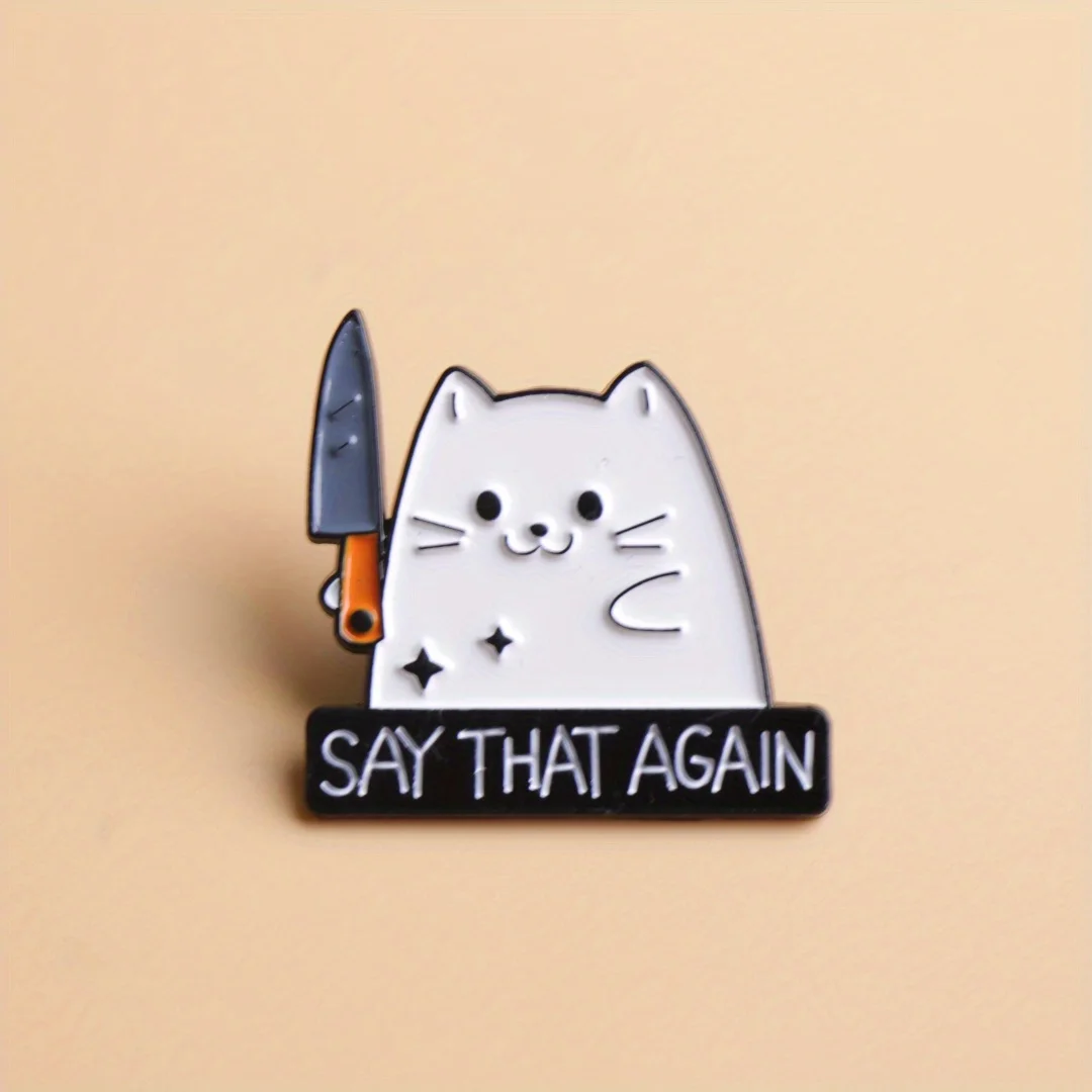 Pin de gatito blanco como accesorio