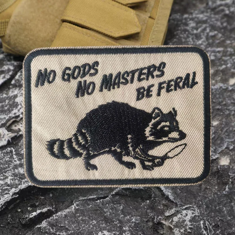 Parche bordado mapache No Gods No Masters – gancho y bucle para brazalete - imagen 4