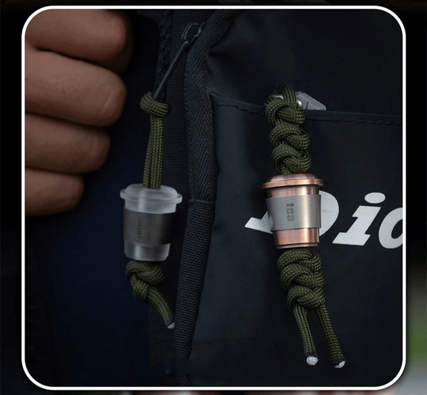Fidget spinner instalado en mochila