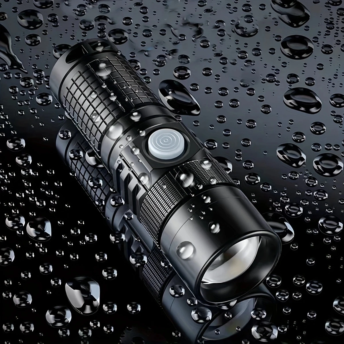 Linterna táctica LED recargable con zoom y enfoque ajustable - imagen 3