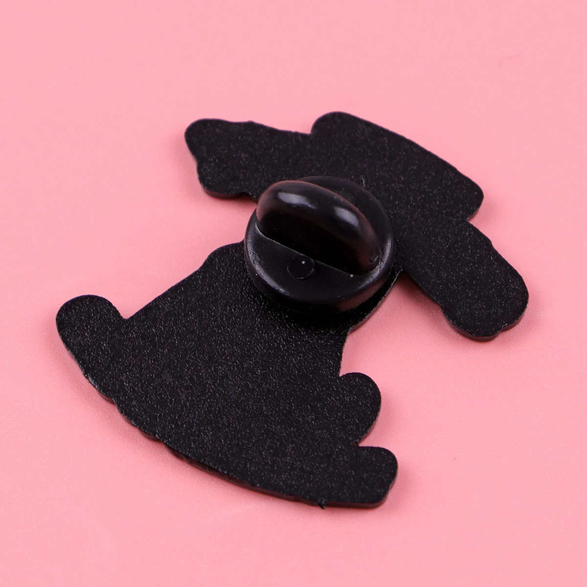 Accesorio esmaltado para estilo casual y creativo