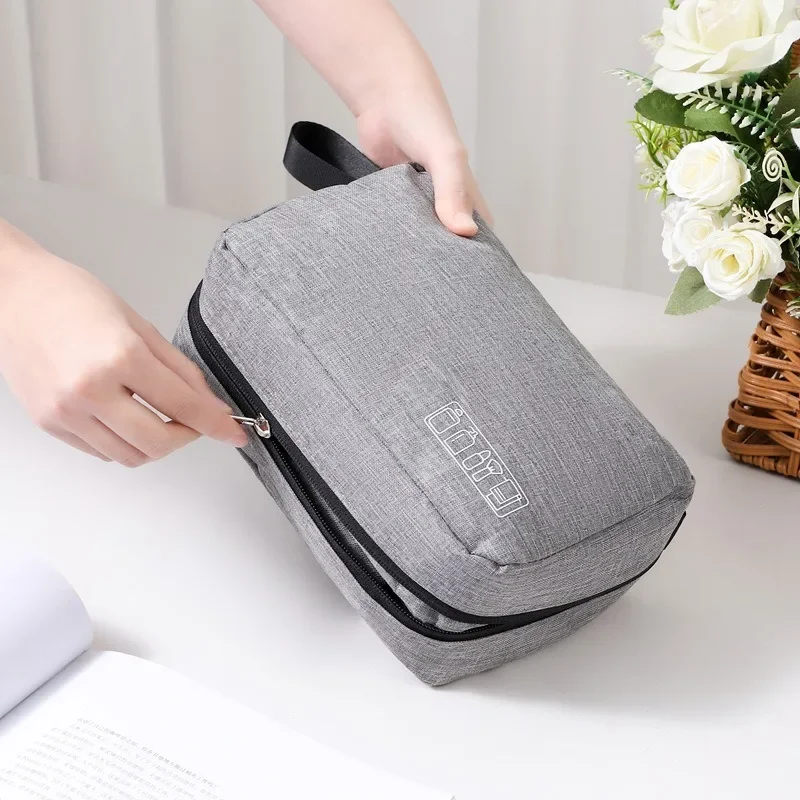 Bolsa de aseo portátil con separador húmedo y seco para viajes - imagen 3